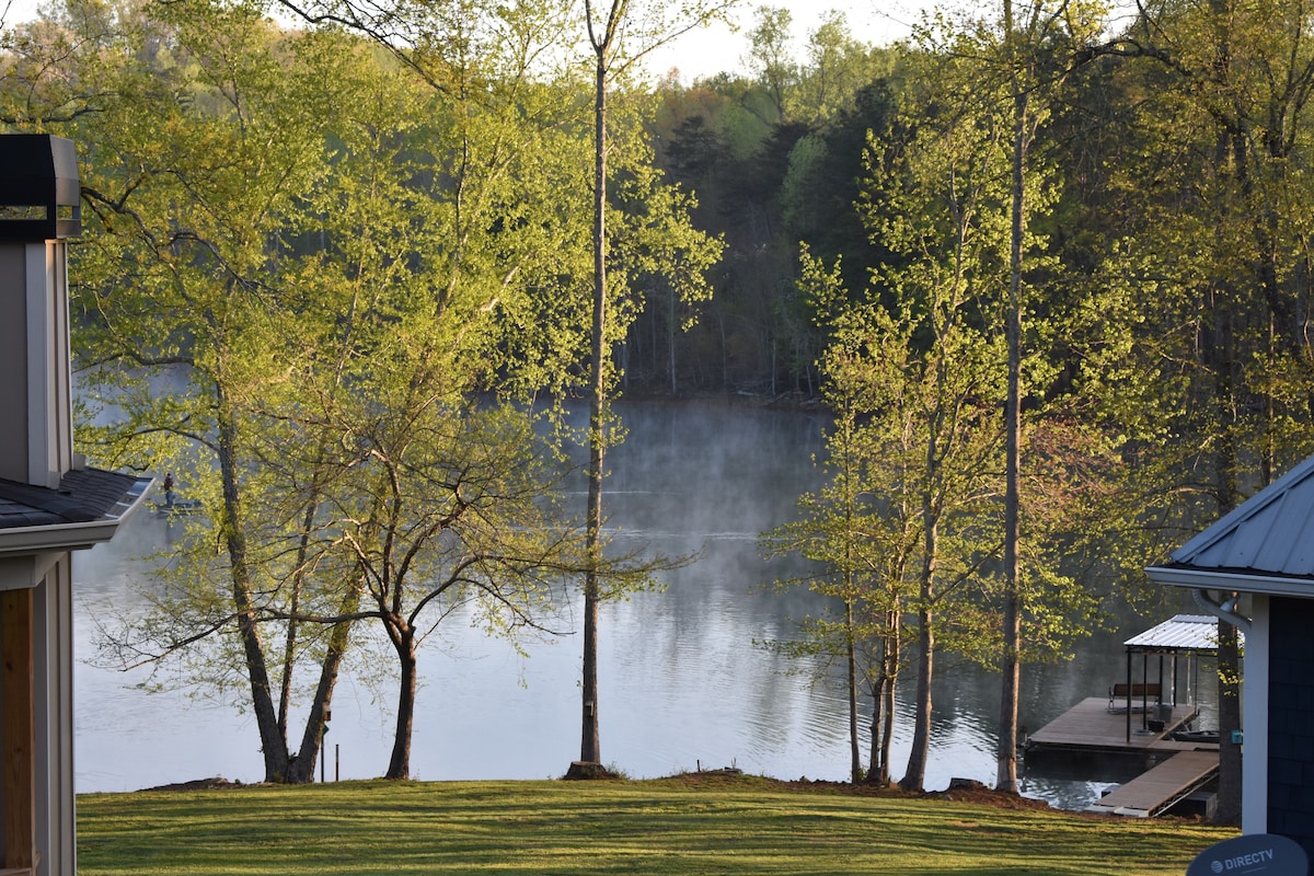 Lakeside Retreat on Lake Lanier