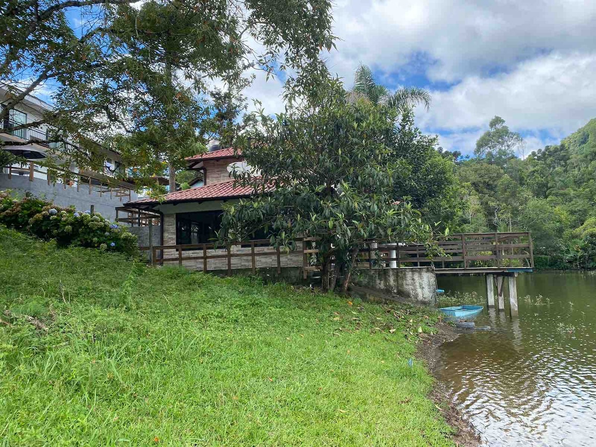 Lago House in Palmeiras - Rio dos Cedros