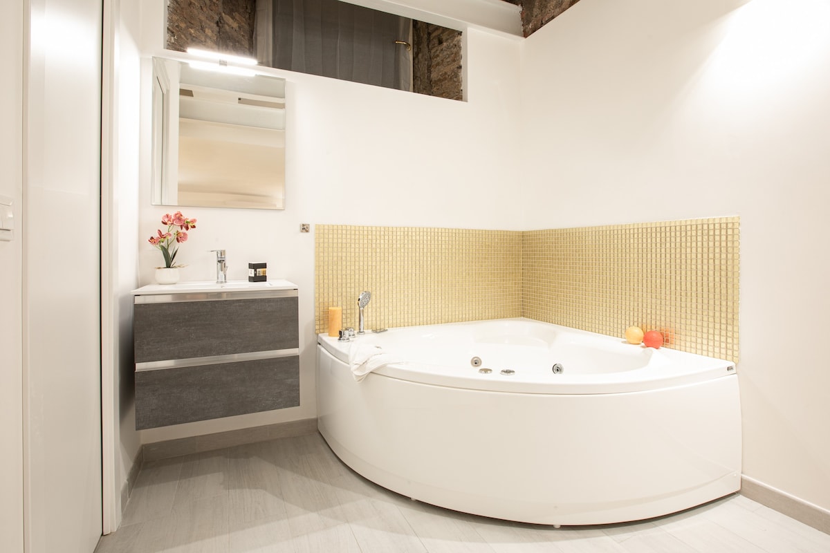 Memorable Jacuzzi Suite Navona -TopCollection