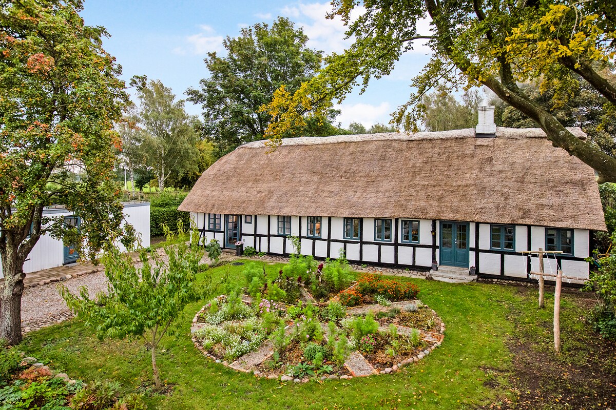 Beautiful house from 1777 with thatched roof