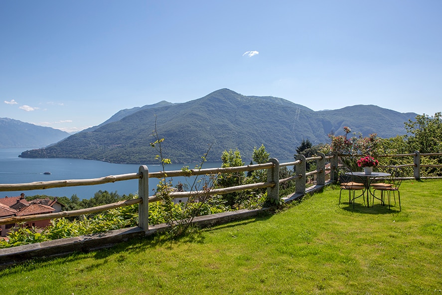 单间公寓，可欣赏马焦雷湖（ Lake Maggiore ）的美