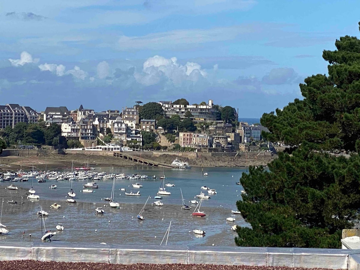 迪纳尔（ Dinard ）宽敞的3卧室海景公寓