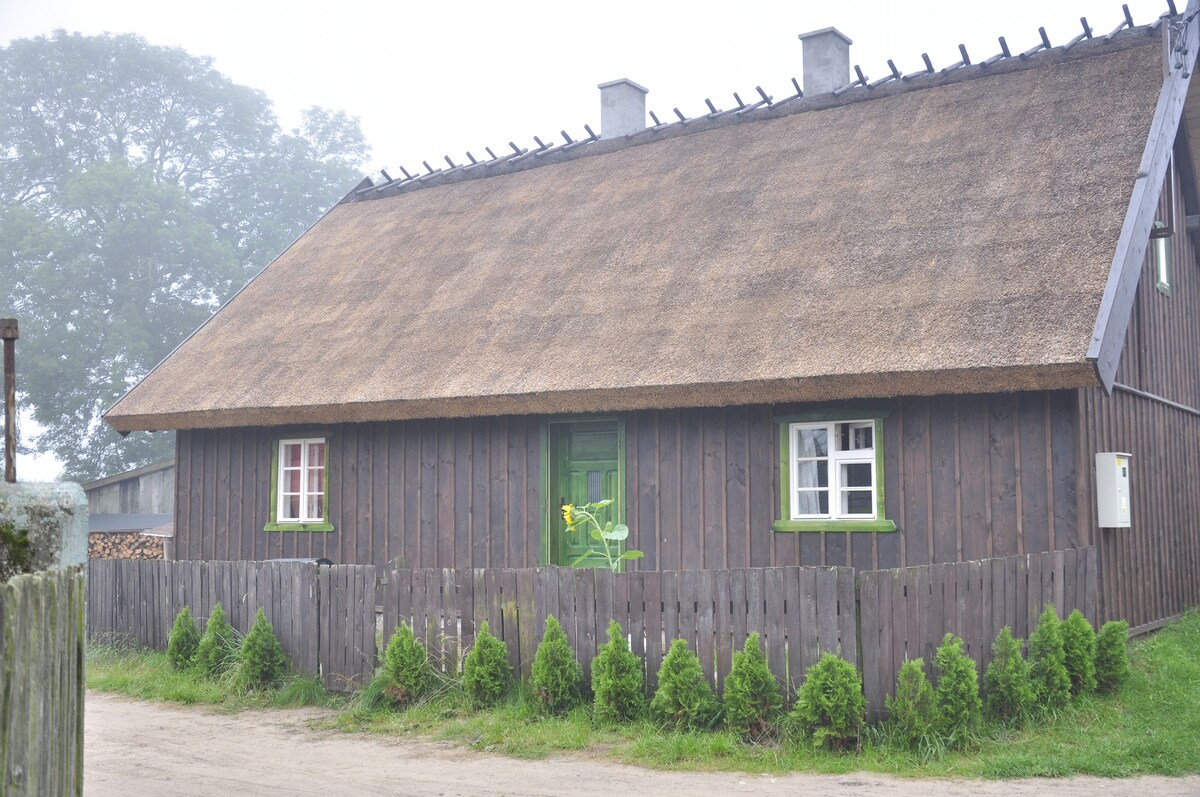 WIEKOWA CHATA W BORACH TUCHOLSKICH