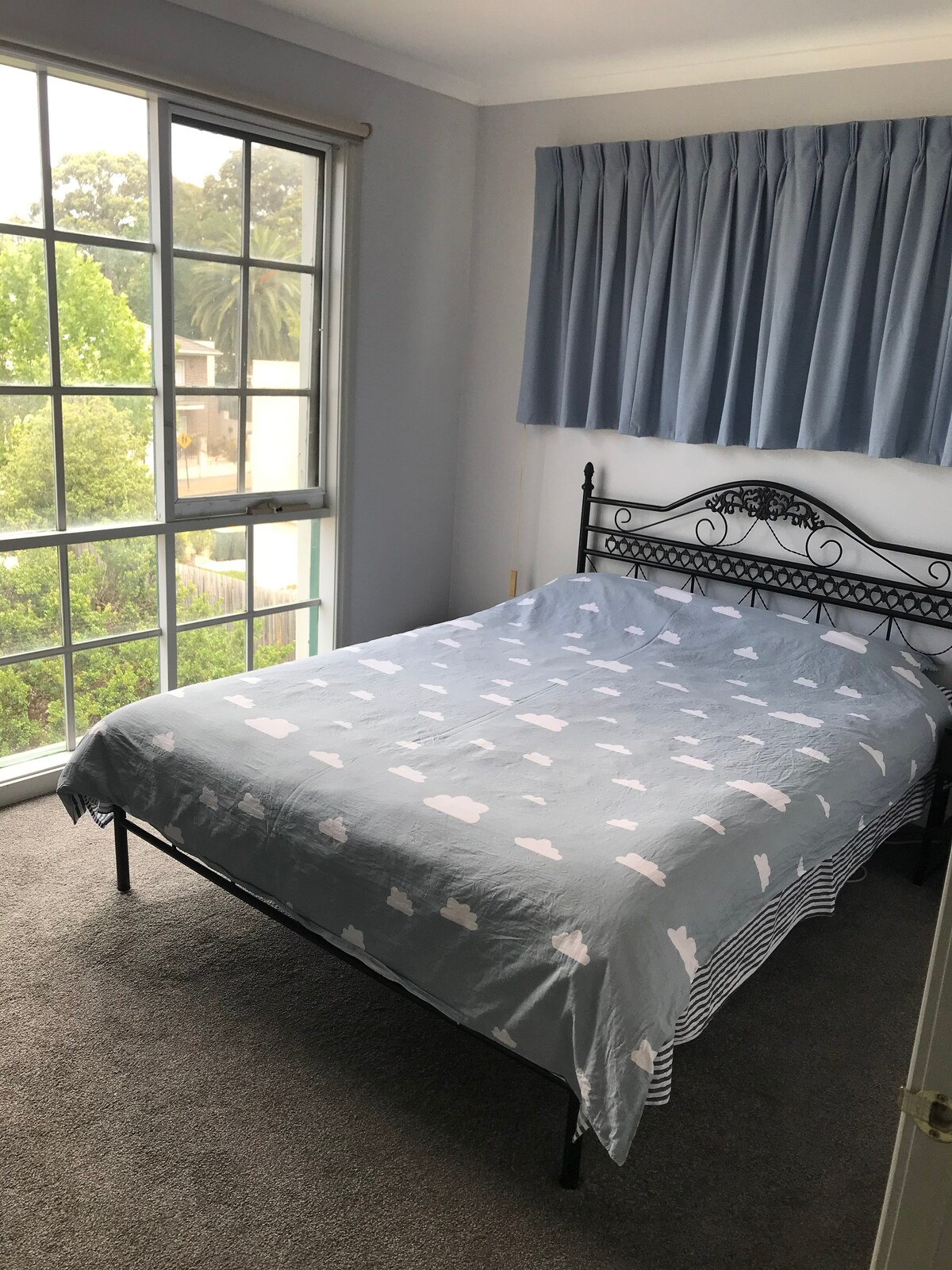 Comfy room near Box Hill Central 博士山中心别墅里的独立大房