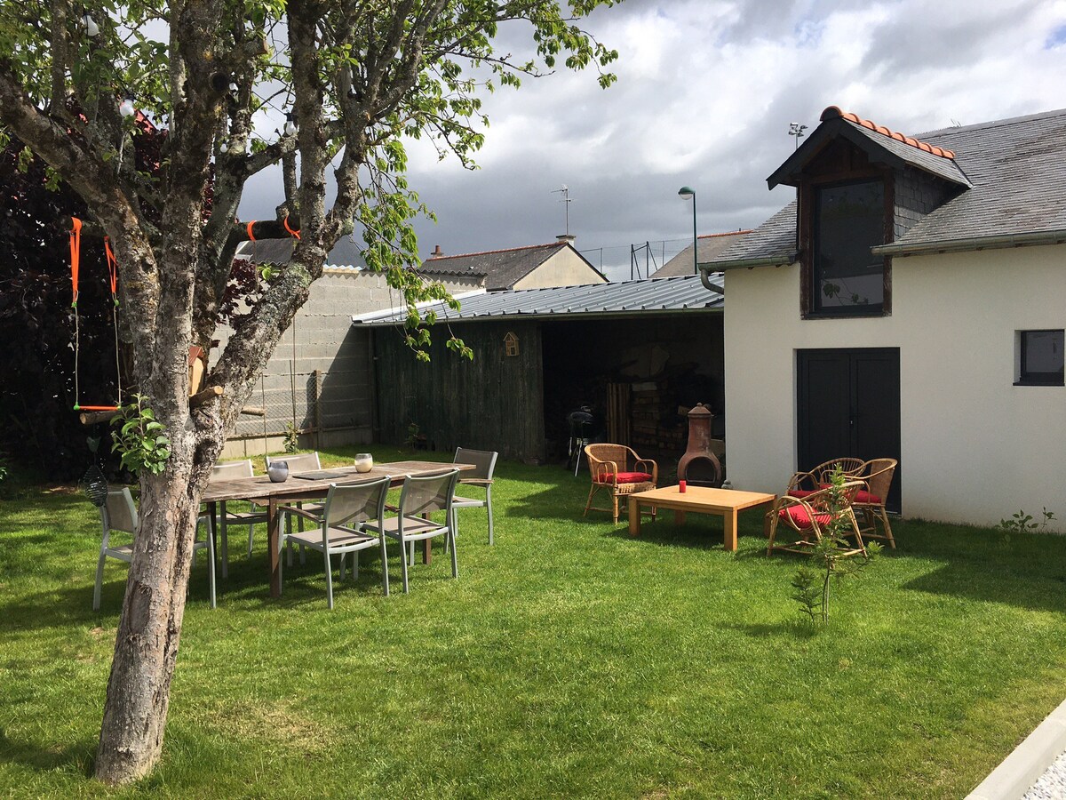 Belle villa contemporaine avec piscine  au calme