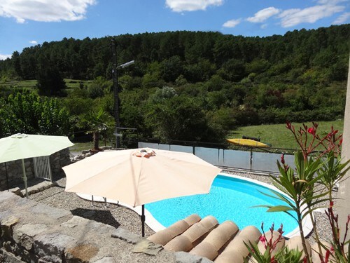 Ardèche av piscine chauffée, idéal pour randonner