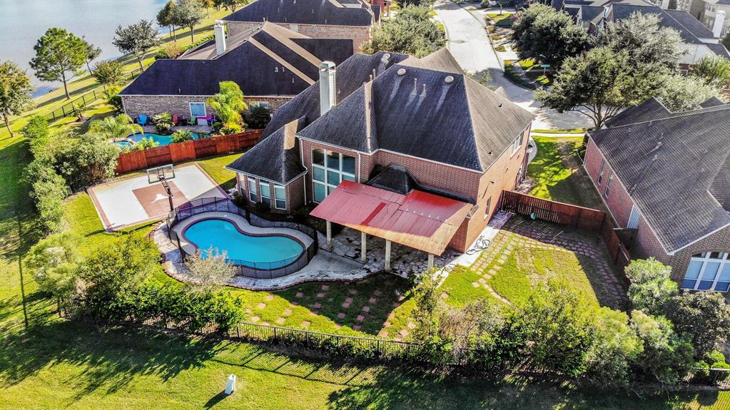 Mansion with Pool, Basketball court & Home theater