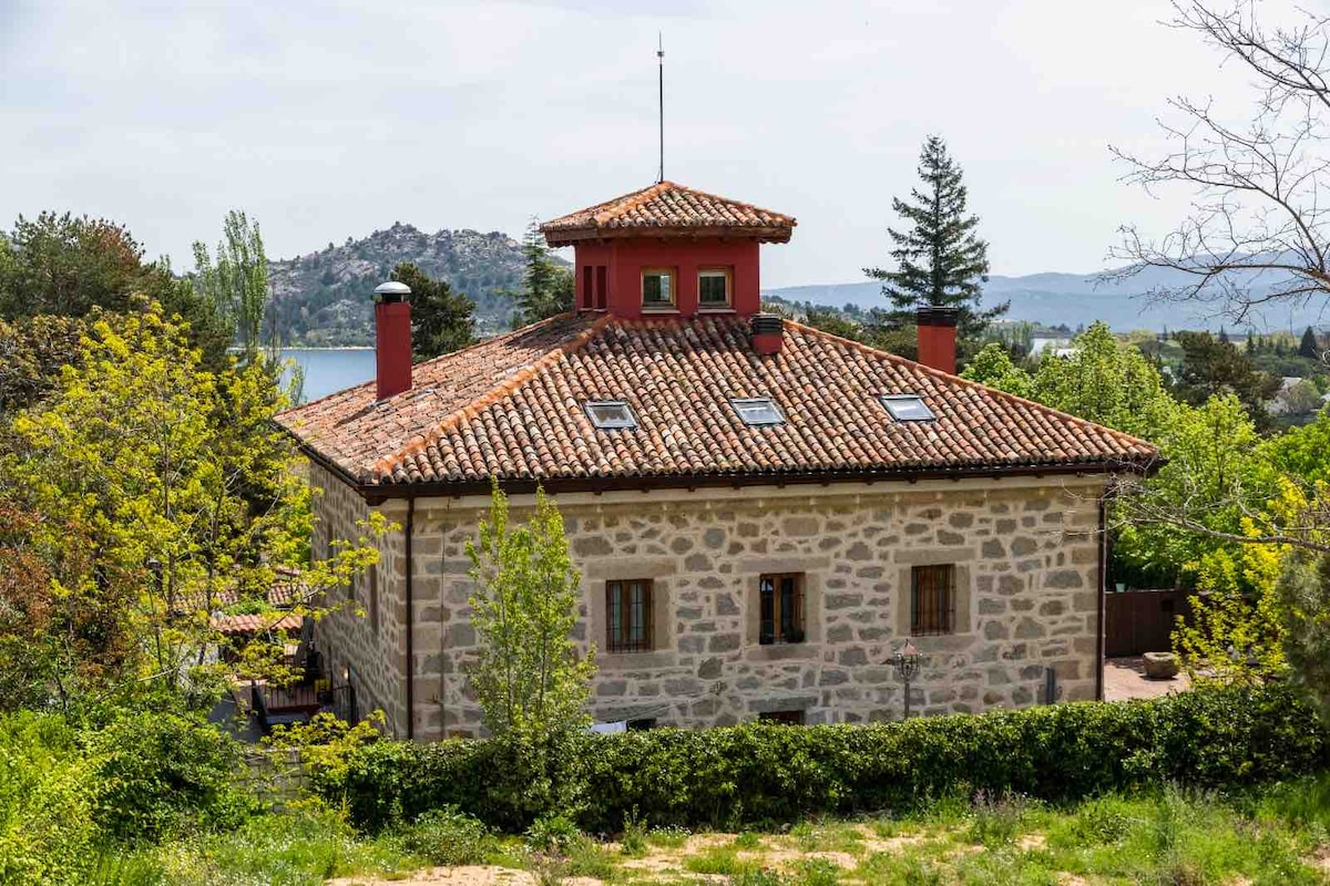 游览Torreón de Navacerrada