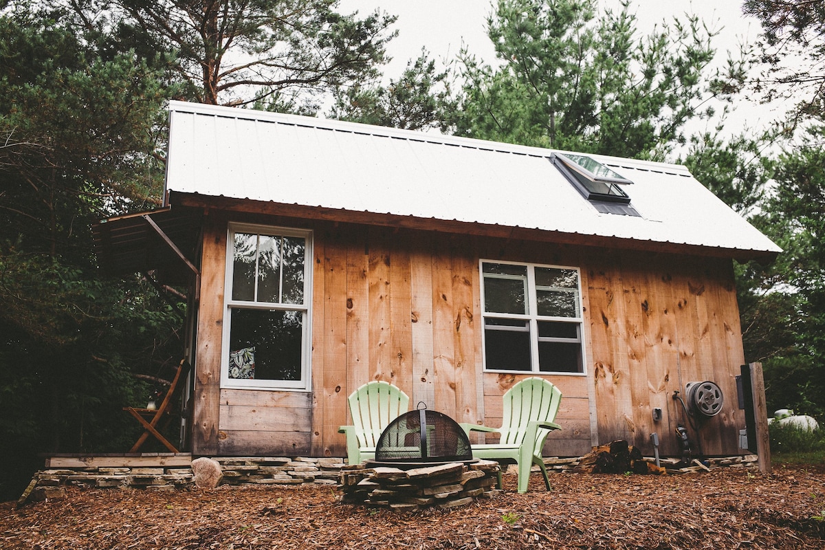 A Tiny House: A Simple Getaway In NoMich