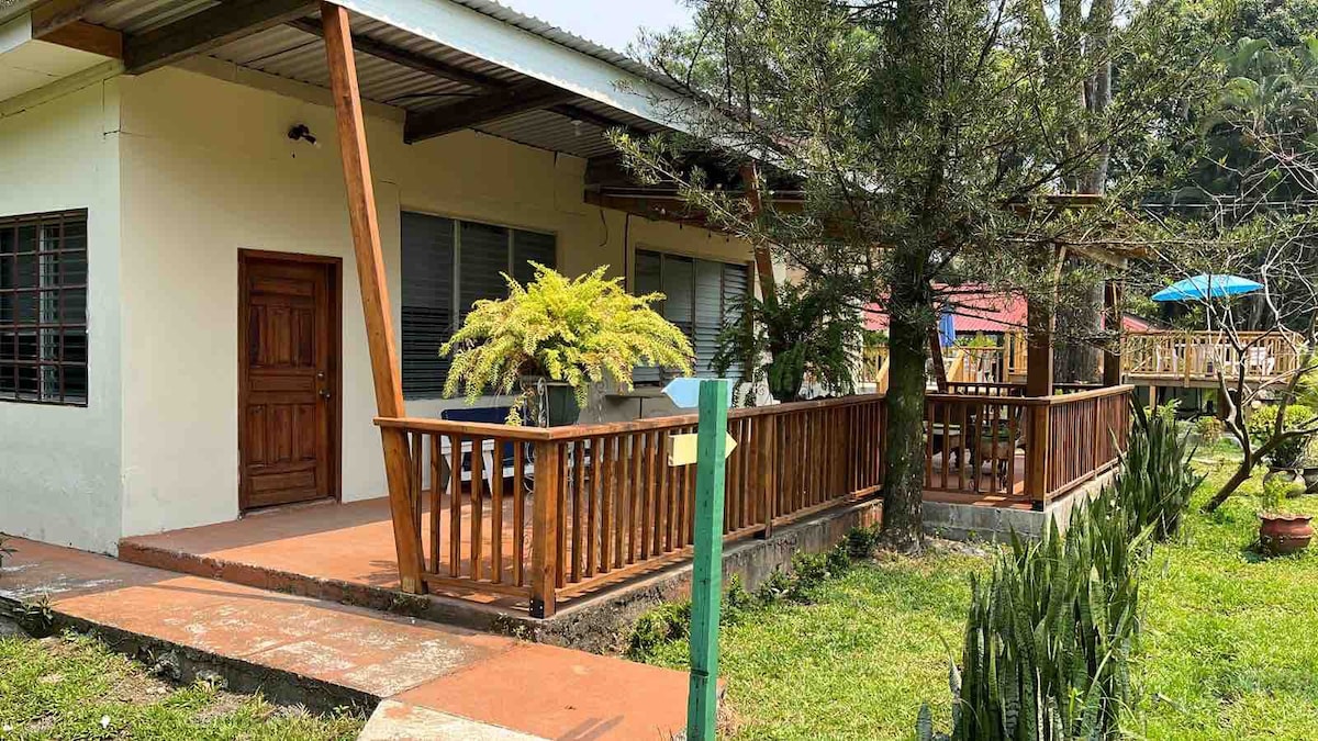 2-Bedroom Vacation Home in Chachaguala, Cortés