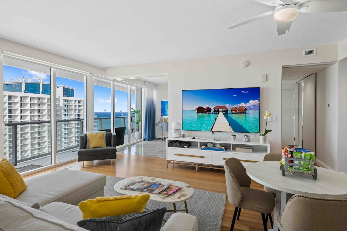 Stunning beach condo w views & hotel amenities