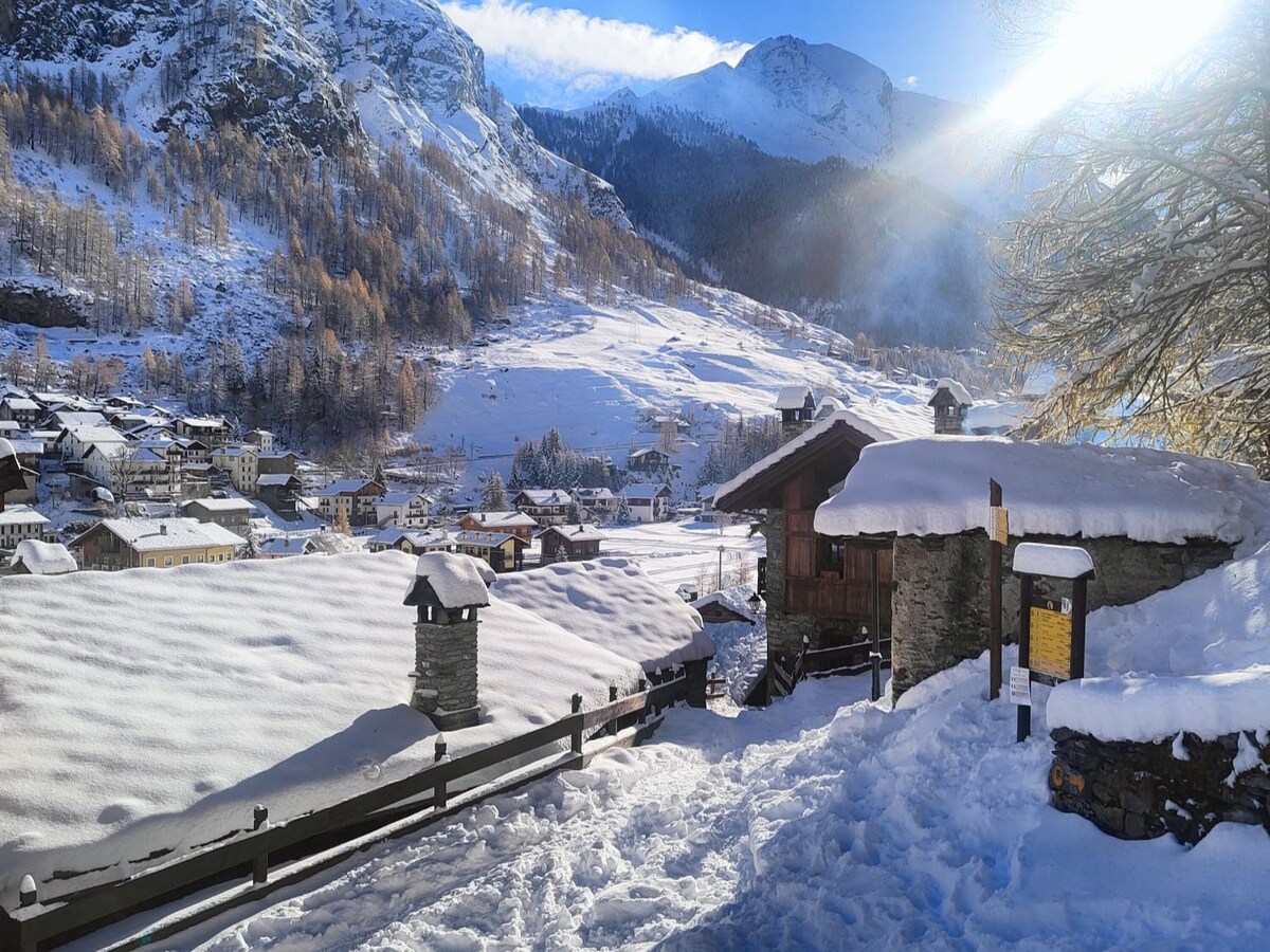 Piccolo rifugio nelle Alpi, Gran Paradiso