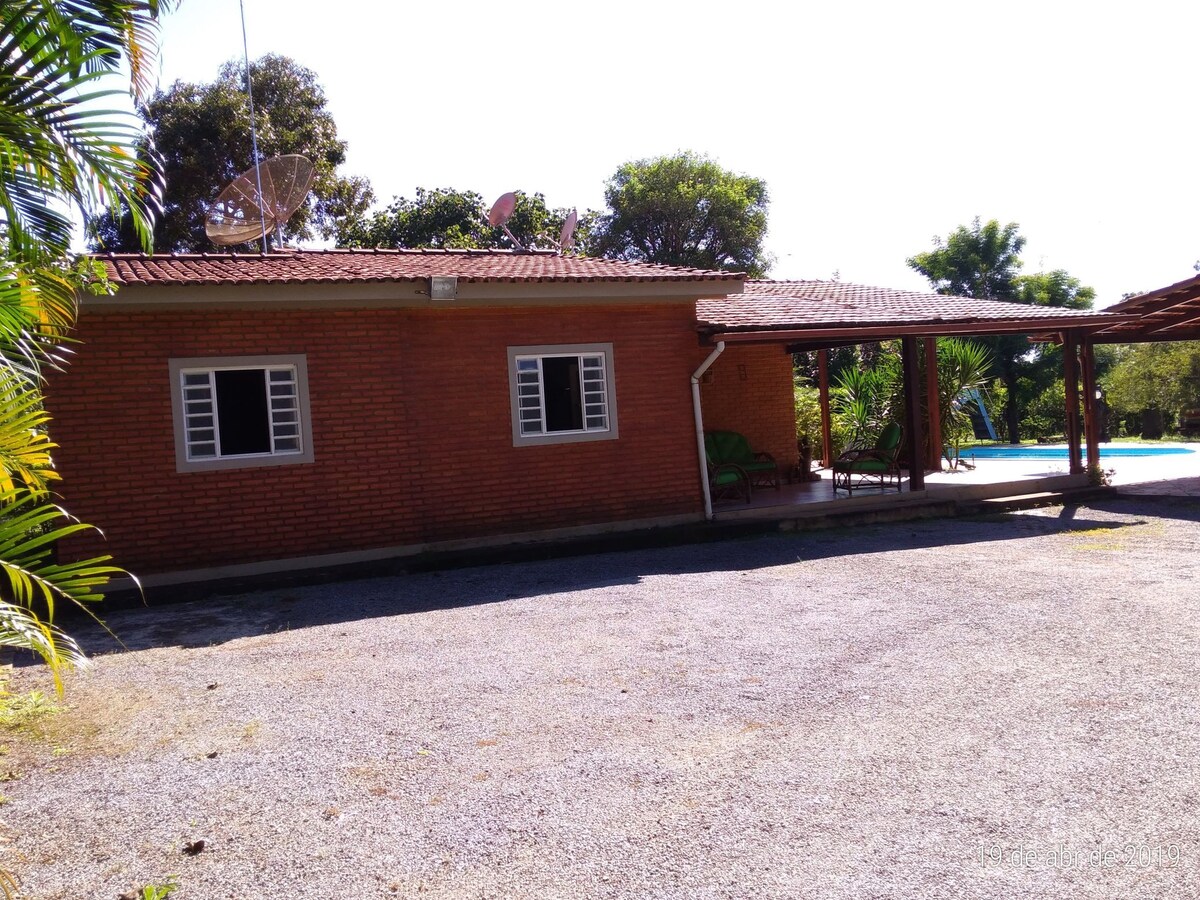 Casa Condomínio FURNASTUR: piscina churrasco etc