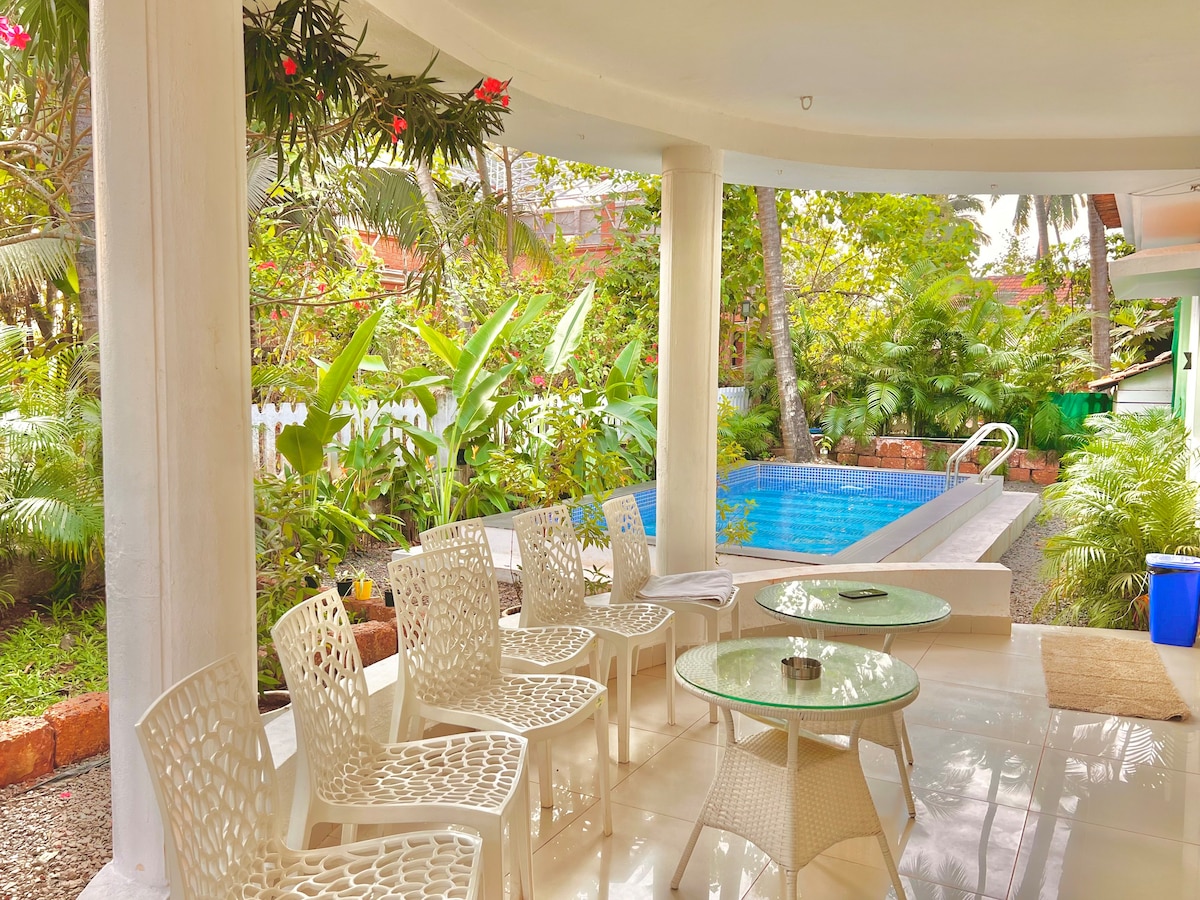 5 Bedrooms Private Pool Villa Near Anjuna Beach