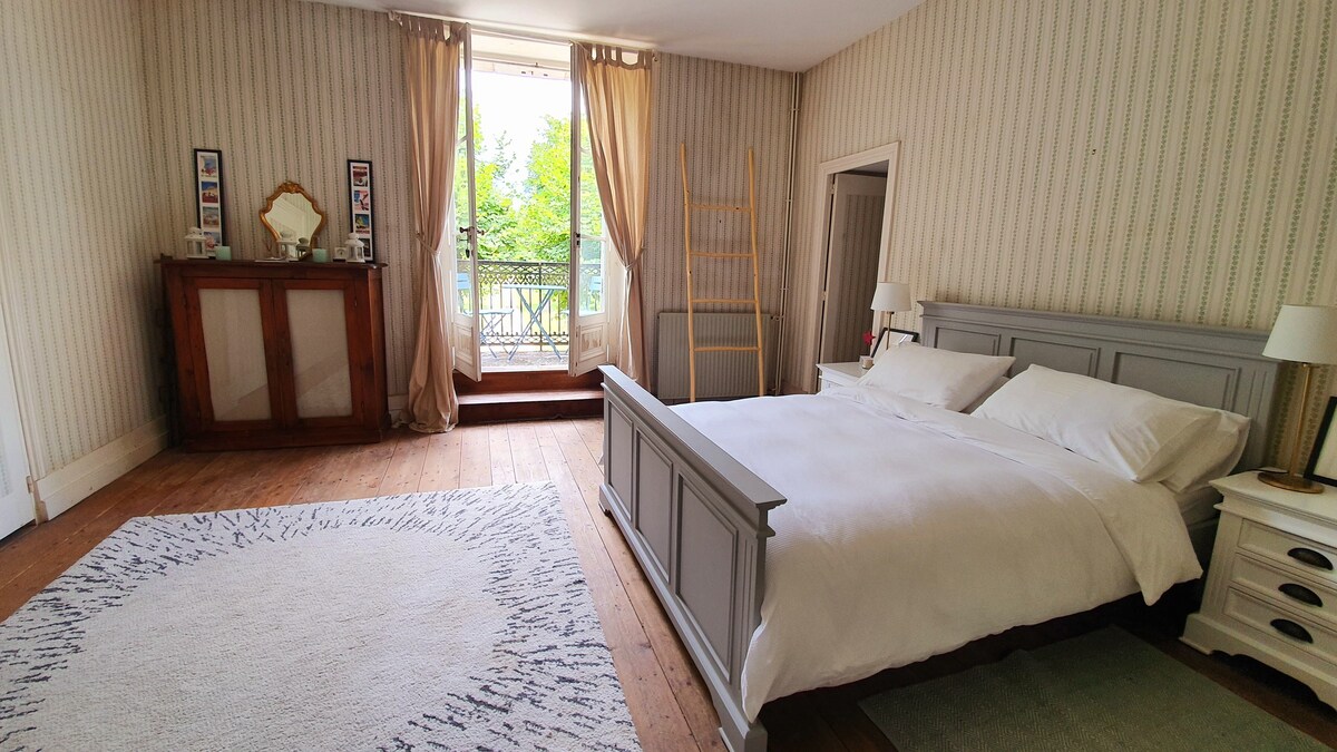 Beautiful double room with private balcony