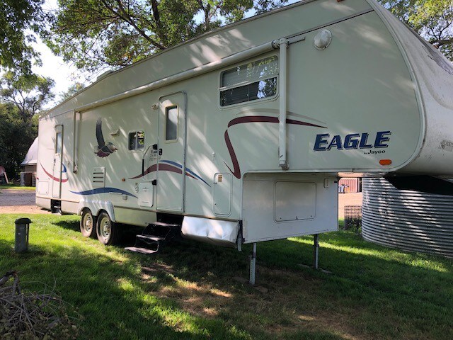 Comfortable Camper 34'  Will Move to Your Site!