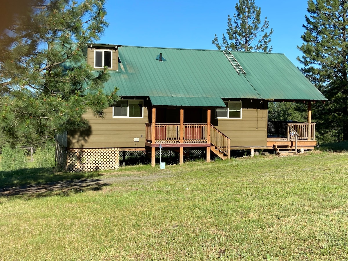 Roosevelt Ridge Retreat Cottage "Majestic Three"