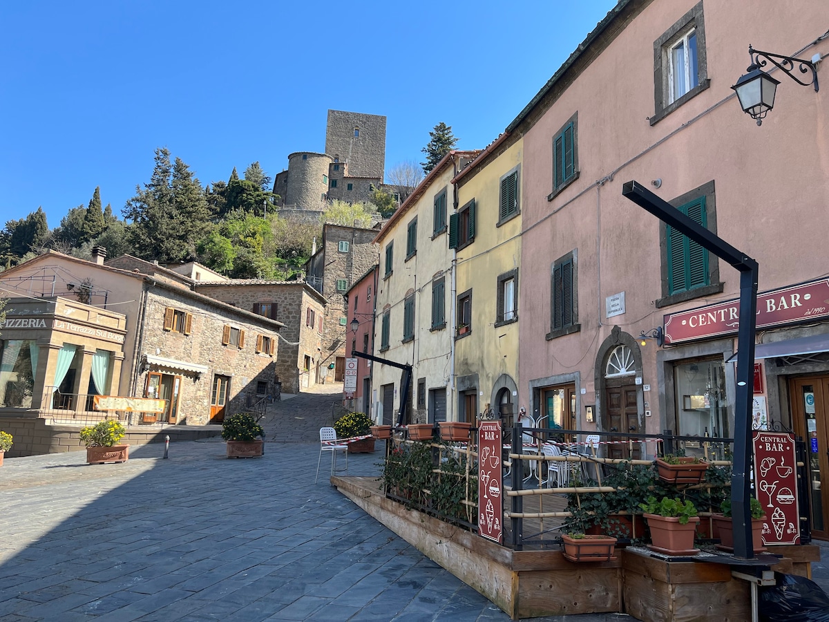 Casina Orione in Medievale Tuscan borgo