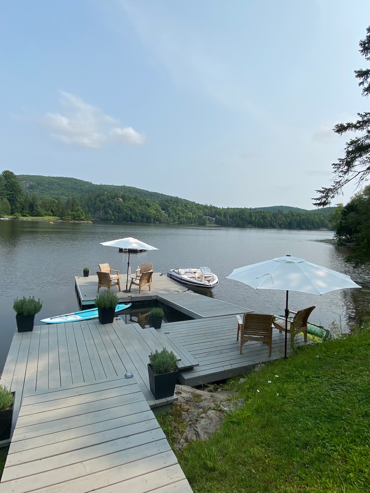 Chelsea Cottage with a View