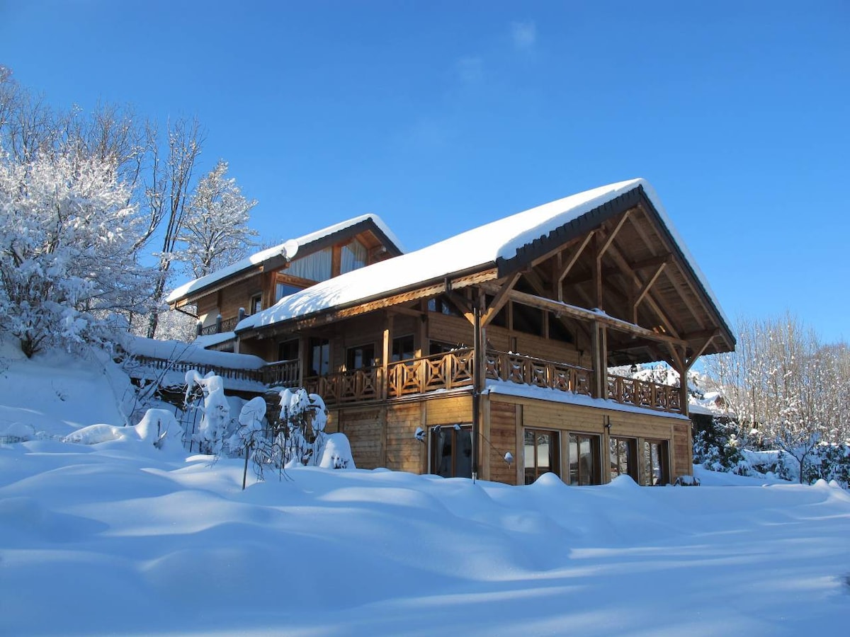 300平方米豪华小屋，湖景， 15分钟爱思洞察