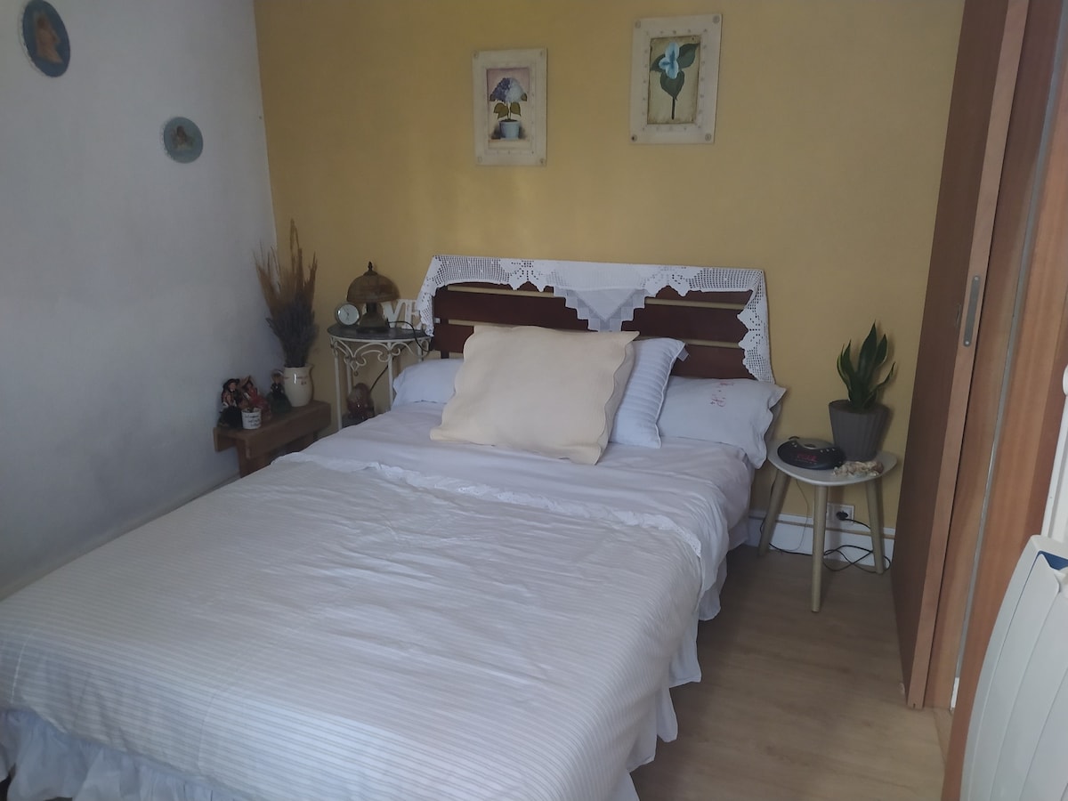 Jolie petite chambre(Lit 120/190) pour 1 personne