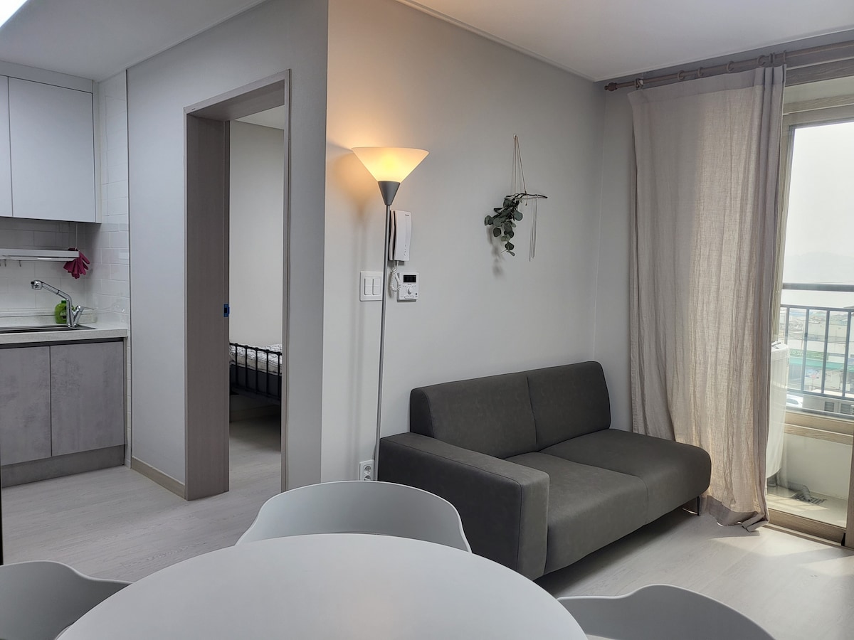 Yeosu Yeosu全新4人海景公寓/与家人或朋友一起舒适放松的一天/403