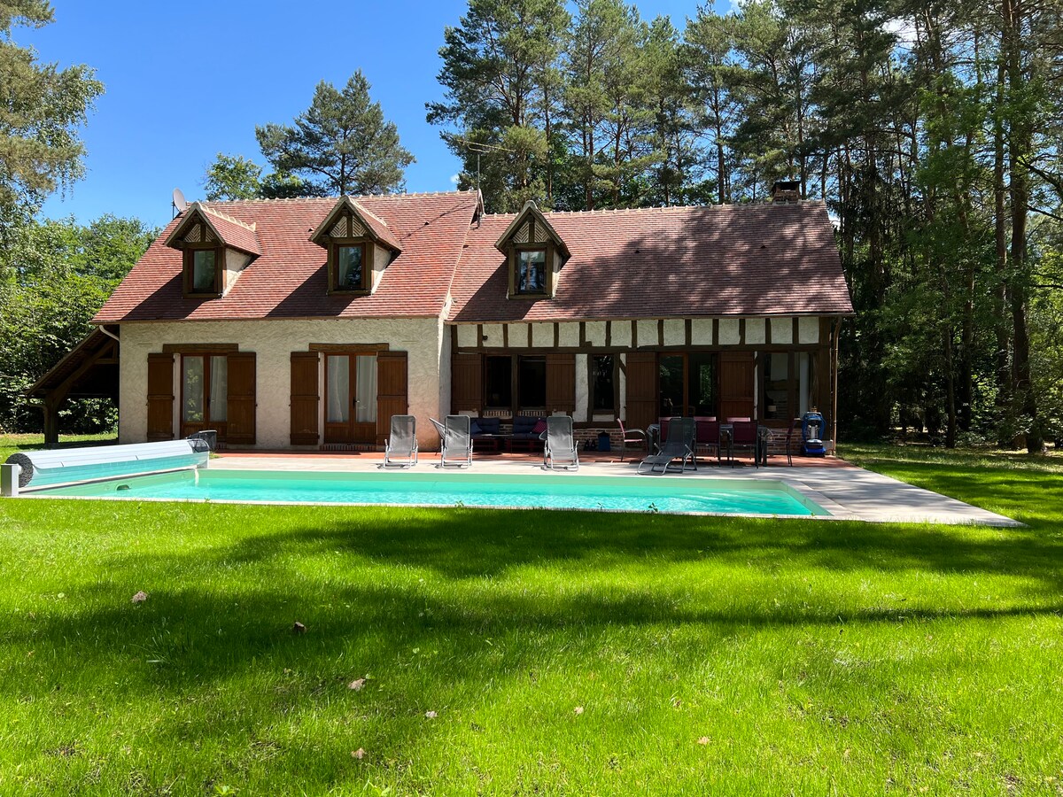 Villa Pinède : Zoo, châteaux, piscine chauffée.
