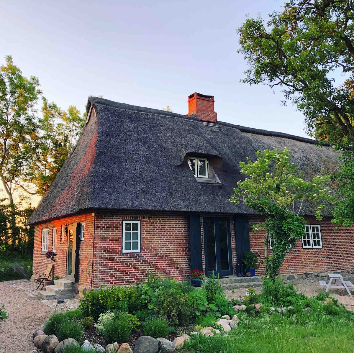 Schleihaus Sensby - Modern cottage & large garden