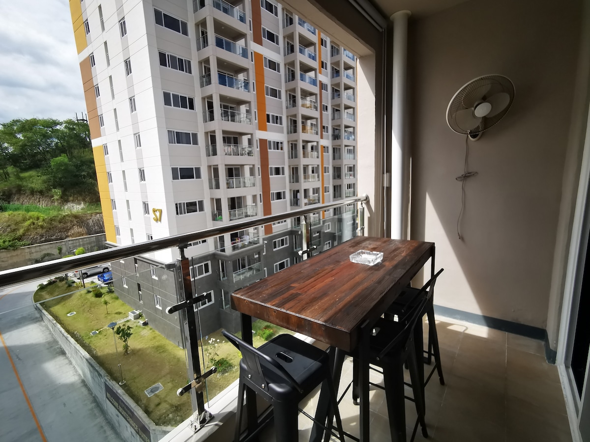D5 Condo staycation in D'Heights Clark