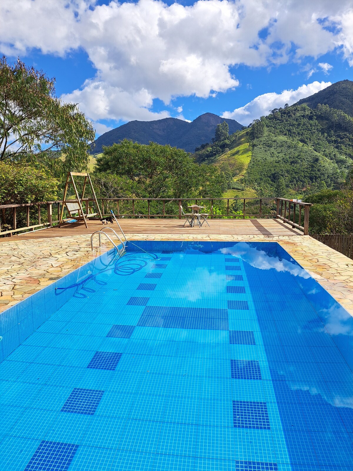 Toca das Corujas Piscina e Vista