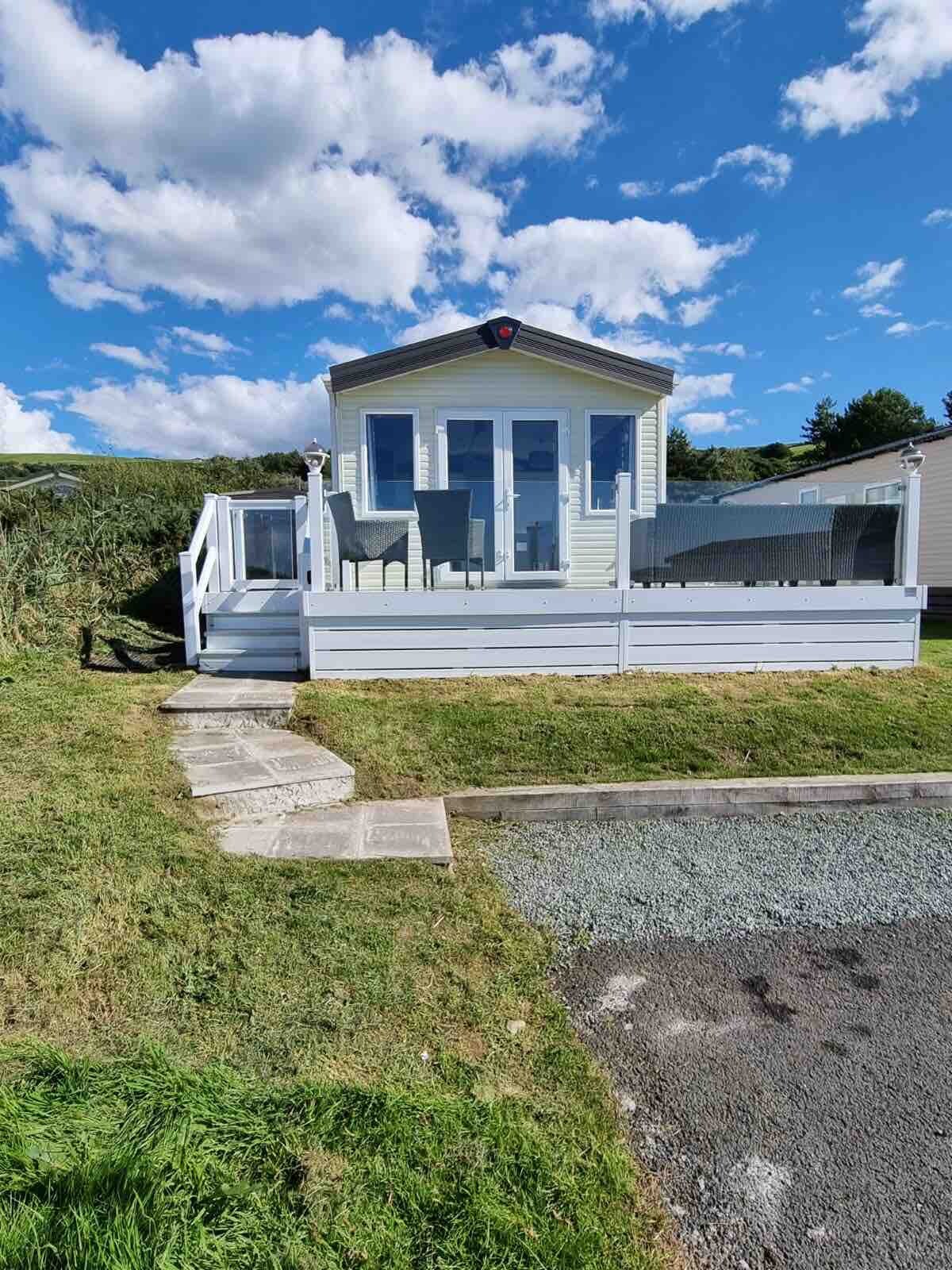 Delightful 3-Bed Holiday Home On The Welsh Coast