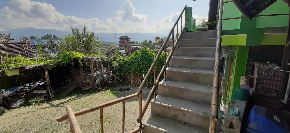 Ziro Valley寄宿家庭乡村小屋。（含餐食）