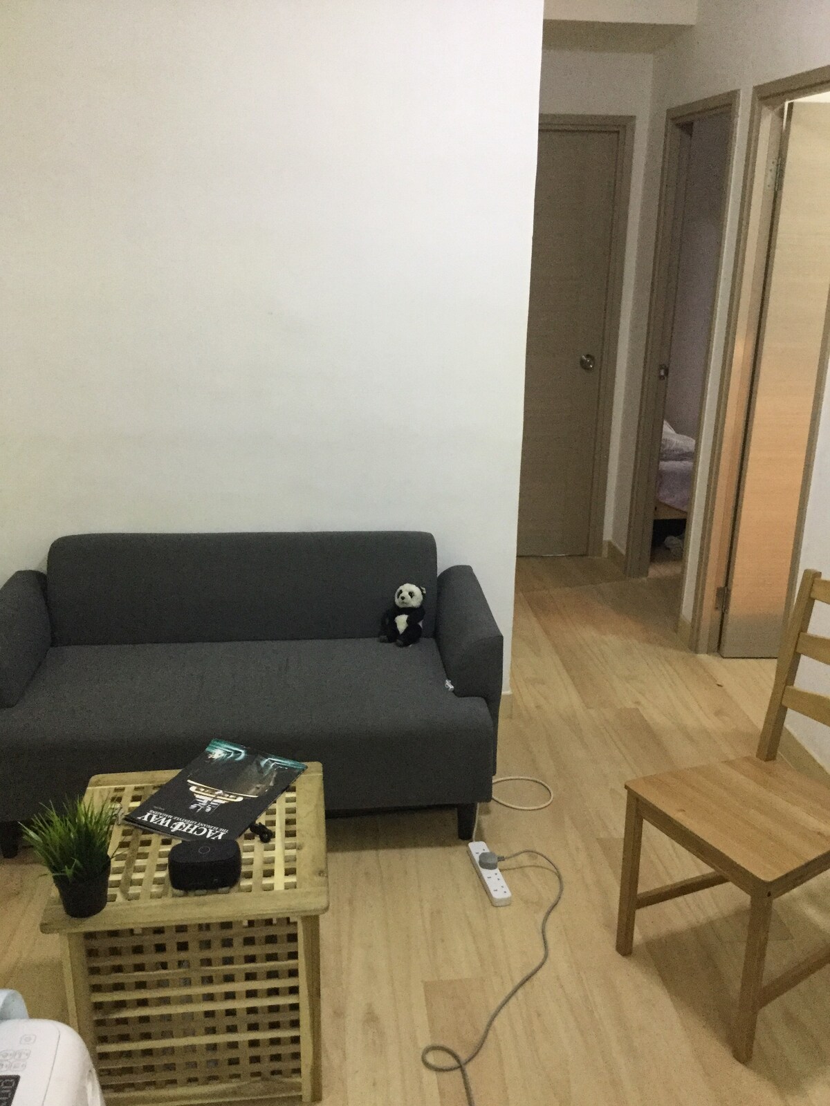 现代公寓内可供出租的单人卧室