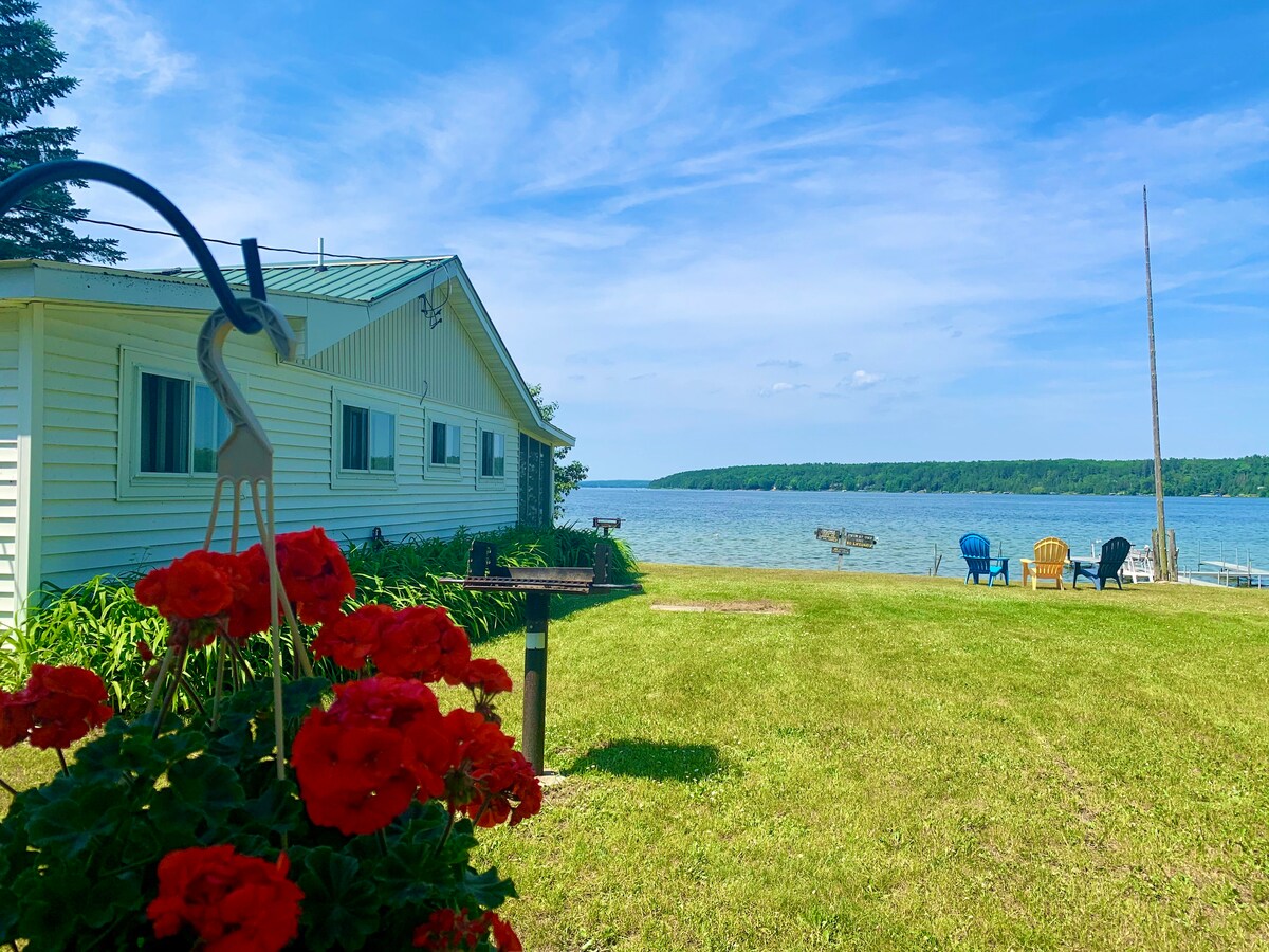 Lakefront Getaway on Mullett Lake - Cottage # 2