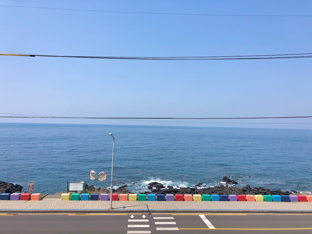 제주바다가한눈에보이는 Heechul’s home(Oceanview/Airport10min)