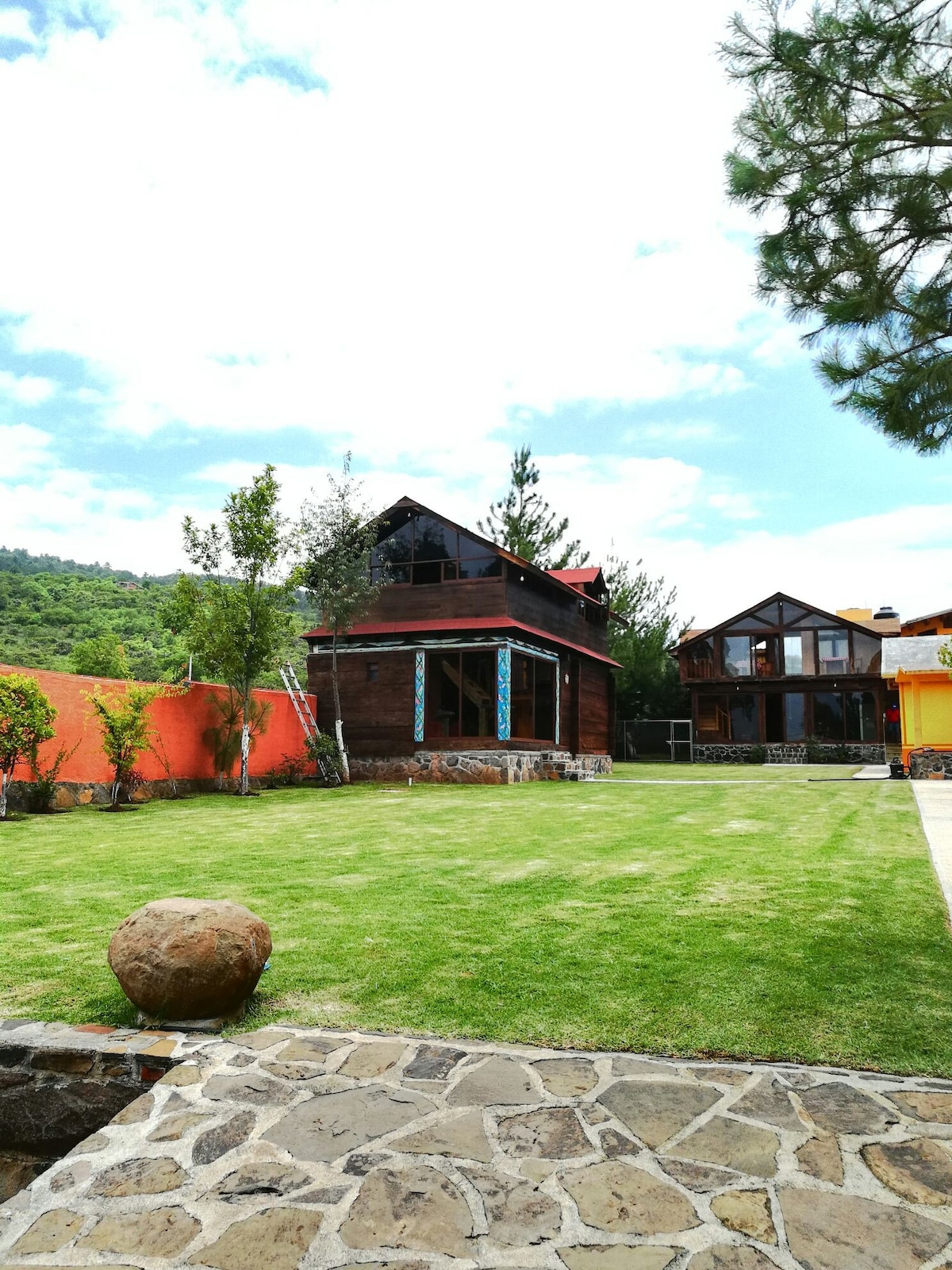 Cabañas Mitziquareni-La casa de los abuelos