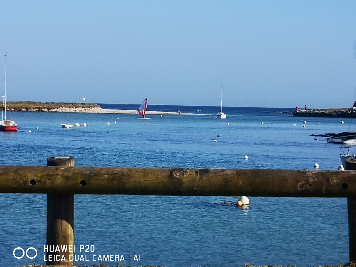 Endroit calme 100m de la plage des sables blancs