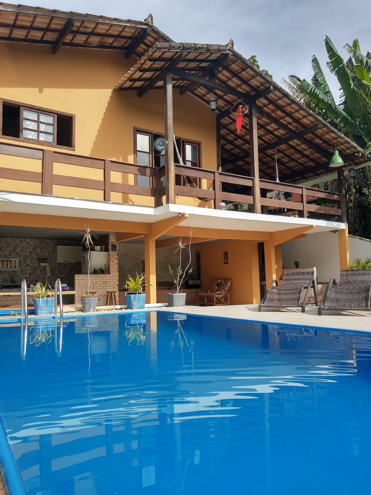Casa Bela na Serra ，带游泳池和美食空间