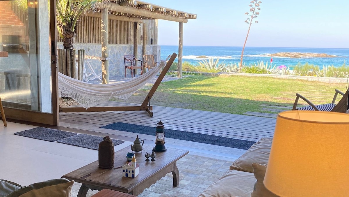 Divino Recanto sua casa na praia, quatro suítes.