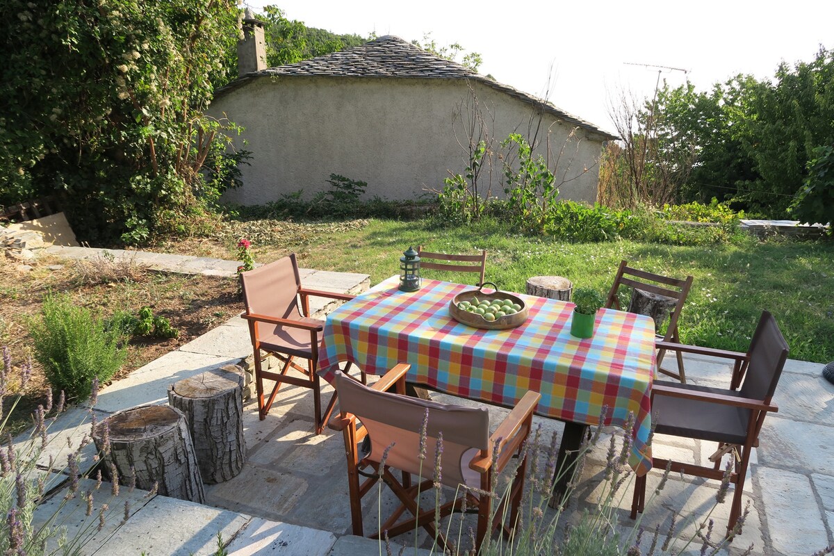 A cozy cottage in Kalamaki