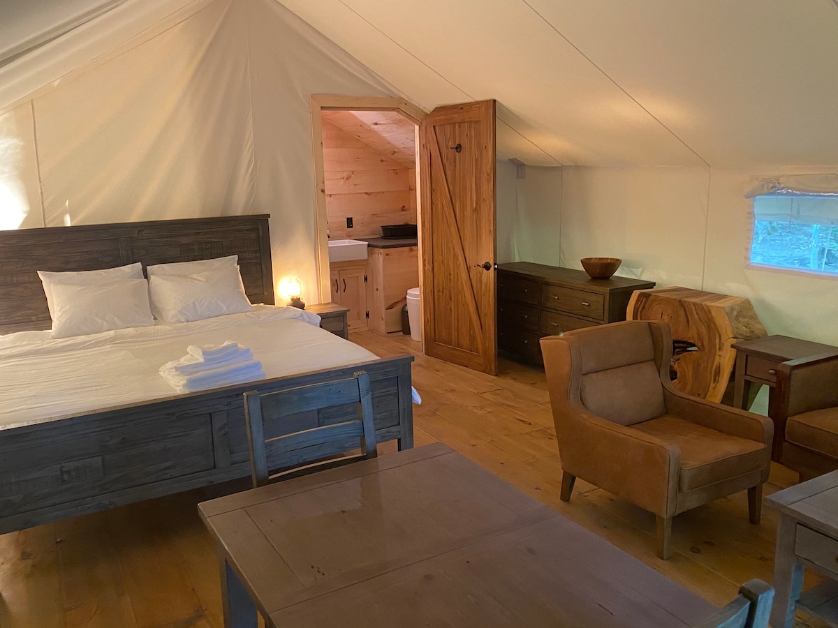 Glen Oro Eco-Retreat Glamping Explorer 's Tent