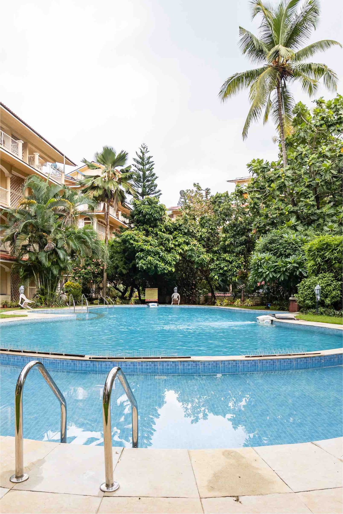 SundeckAvenue! Luxury Apartment with pool