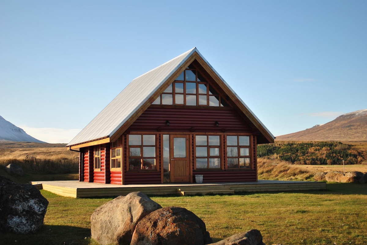 Log house in North Iceland - Hestasport Cottages