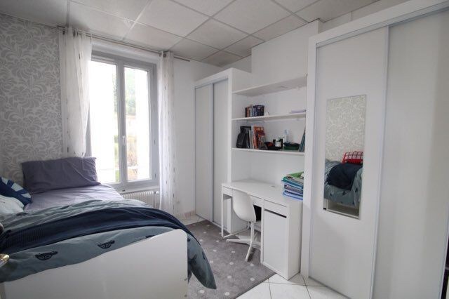Appartement À Saint-Étienne