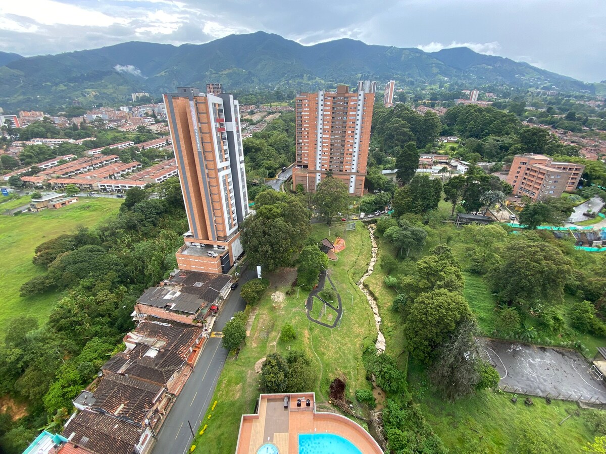 Cozy Room in Medellín with a stunning view🌲🌳🌿☘️