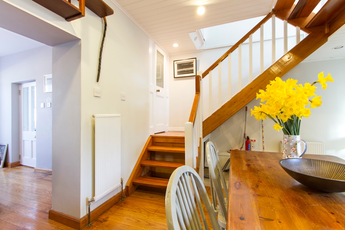 No 14 -A Cosy Townhouse in Westport - New Kitchen