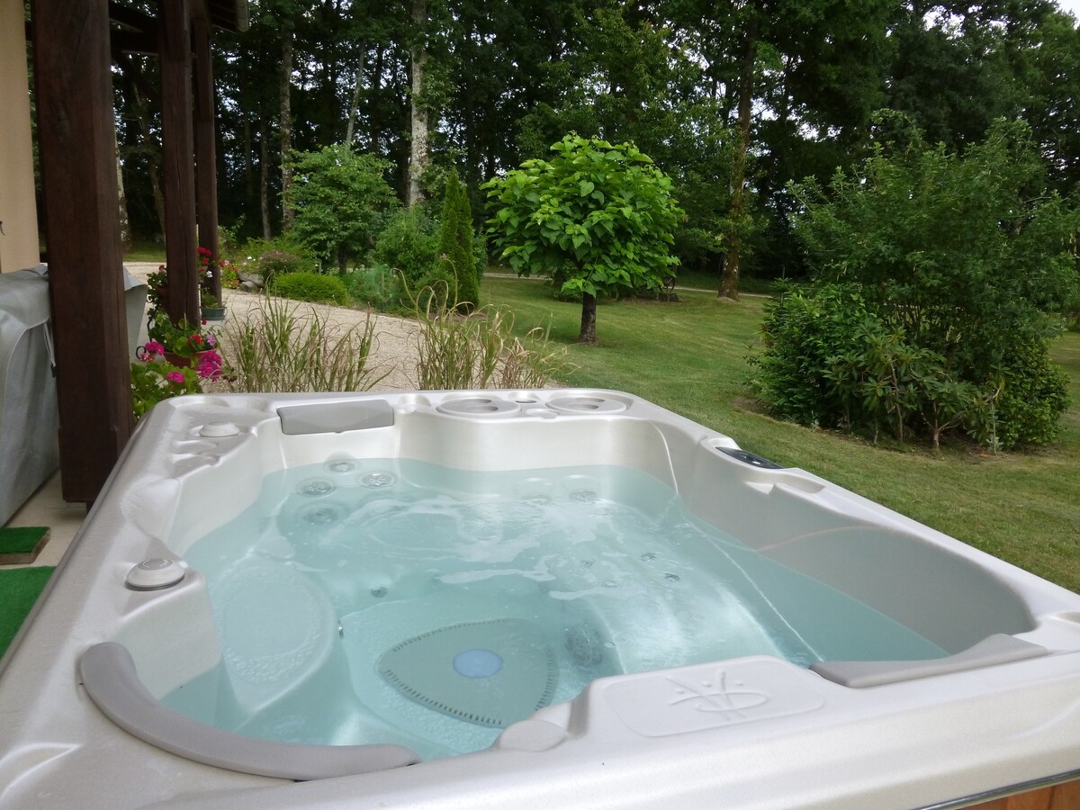 maison de campagne avec SPA en Périgord Pourpre