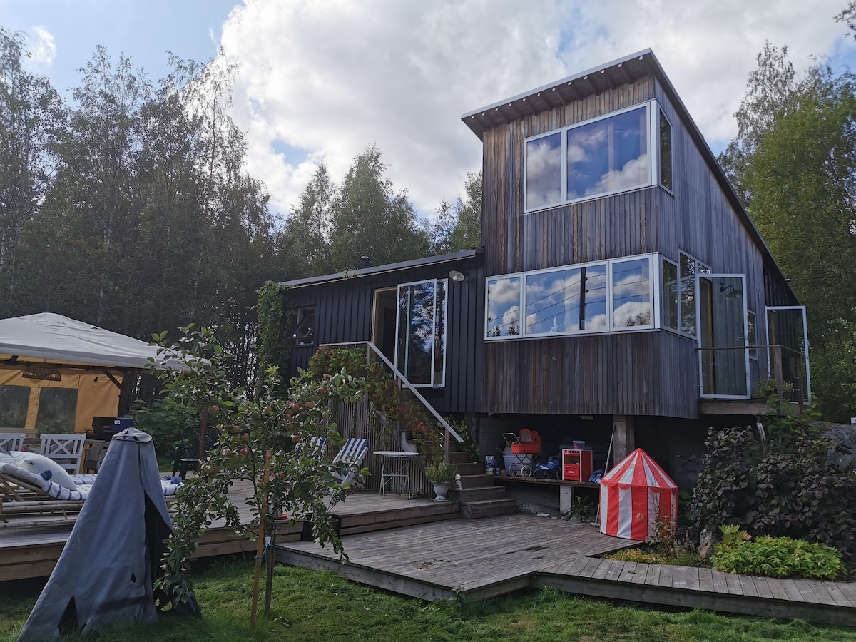 现代舒适的挪威小木屋。非常私密。全年！