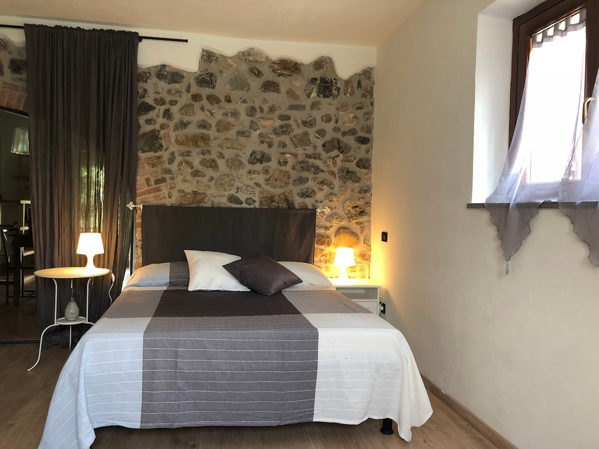 Calzalunga Wide two-rooms apartment in the country