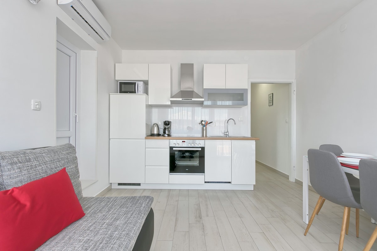 Ancora Center Apartment